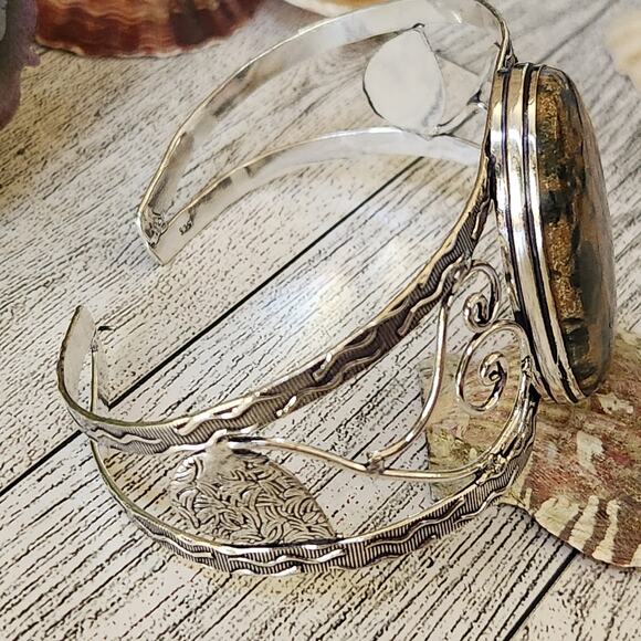 Harmony's Embrace Sterling Silver Healer's Gold Cuff Bracelet - Picture 8 of 10